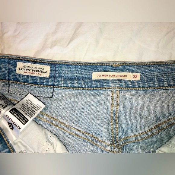 Levi’s Premium 70’s High Rise Straight Medium Wash Jeans - Picture 6 of 9